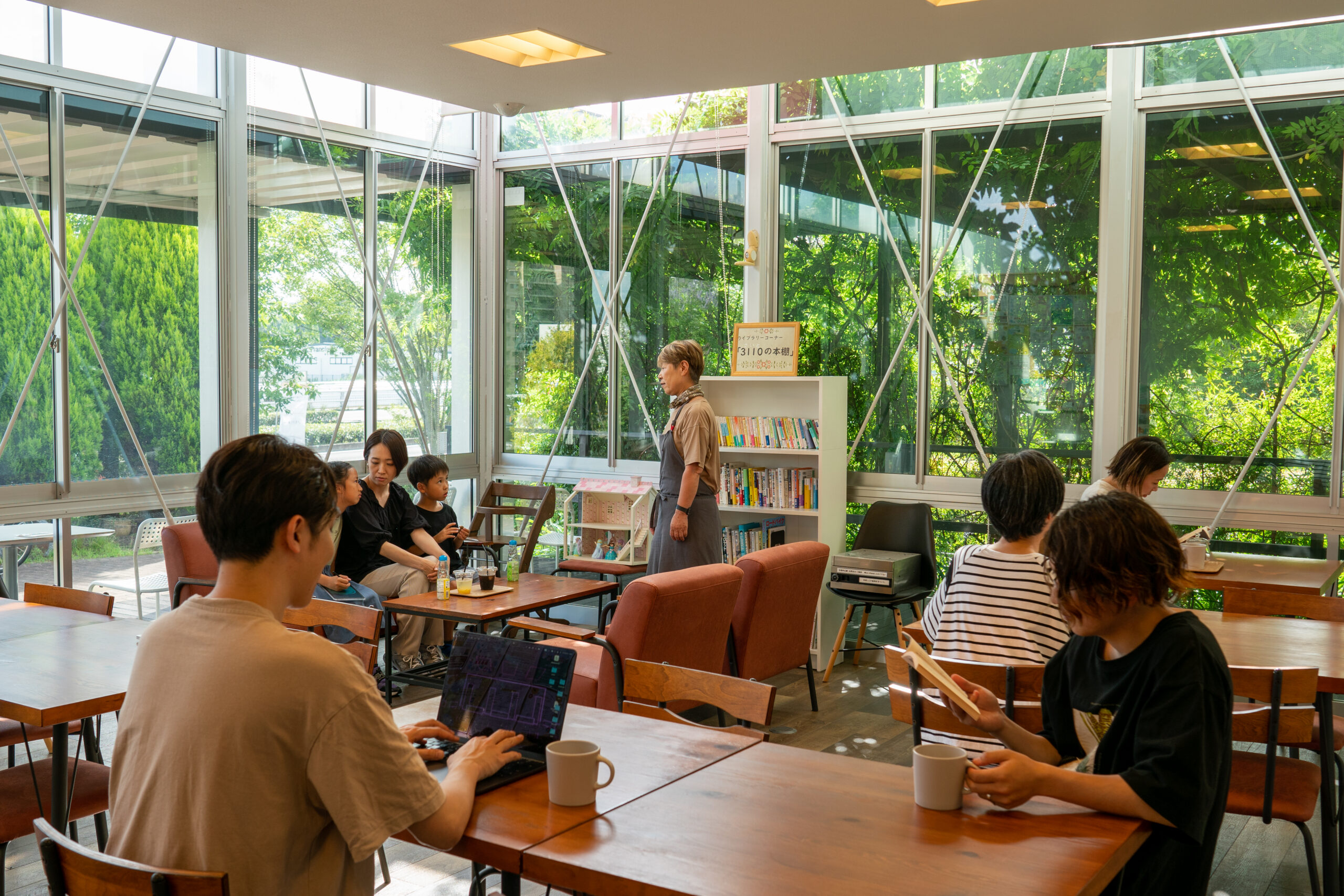 コミュニティカフェ<br />
「ForC+Cafe」 